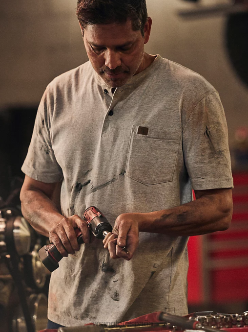 Wrangler ropa brezo ceniza (3w760ah) hombres Henley de manga corta para trabajo Riggs BDR0J271